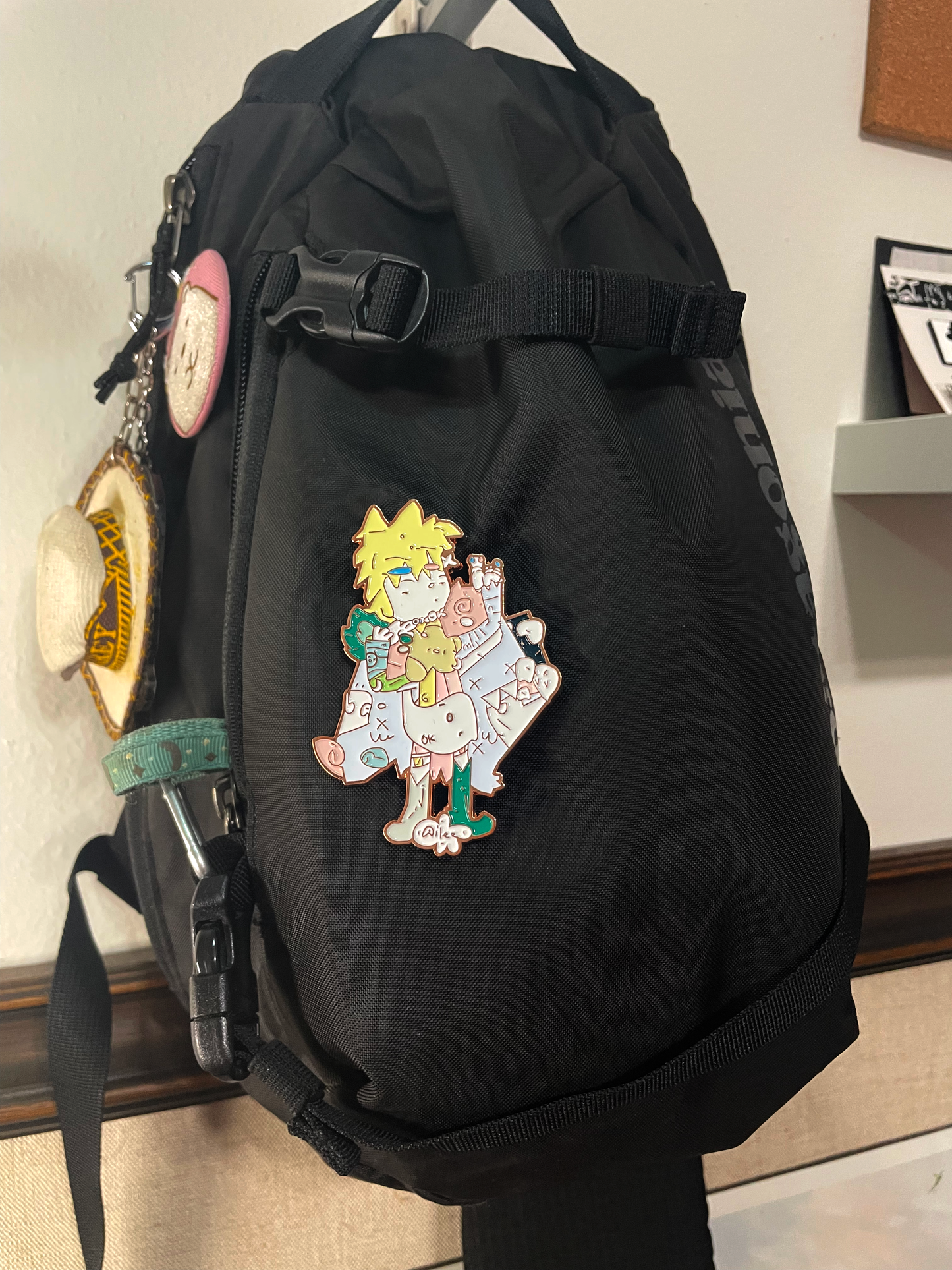 𝙰𝚒𝚕𝚎𝚎 - 𝚂𝚙𝚘𝚘𝚔𝚢 𝚁𝚘𝚜𝚎 𝙶𝚘𝚕𝚍  Soft Enamel Pin